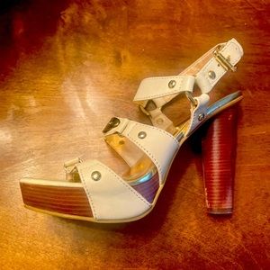 Michael Kors Dawn Platform Heels Black and Gold Size 7